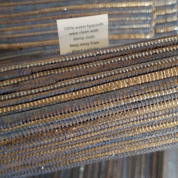 Bevis shimmering woven table runner - Picture 2 of 4